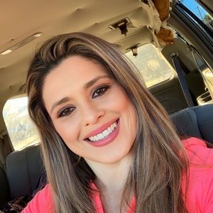 Meet your Posher, Claudia